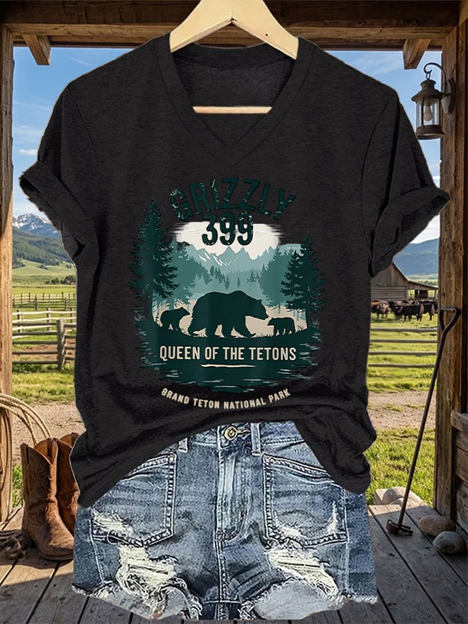 V-Neck Retro Grizzly 399 Queen Of The Tetons Grand Teton National Park Print T-Shirt