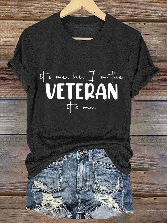 Women's "It's me, hi! I'm the VETERAN it's me" printed T-shirt