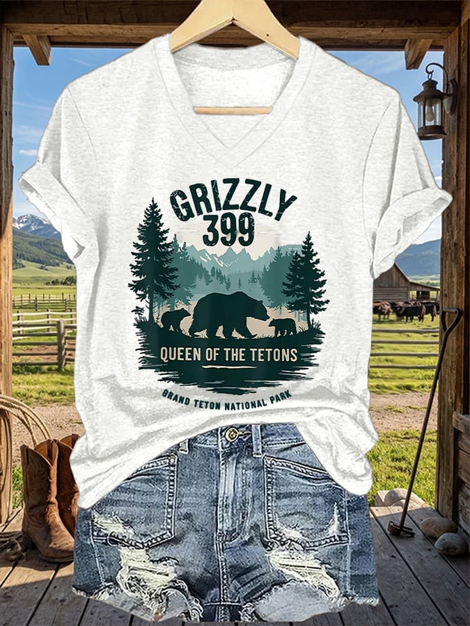 V-Neck Retro Grizzly 399 Queen Of The Tetons Grand Teton National Park Print T-Shirt