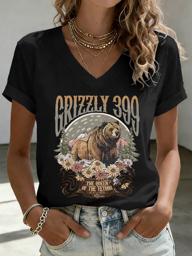 V-Neck Retro Grizzly 399 Forever The Queen Of The Tetons Print T-Shirt