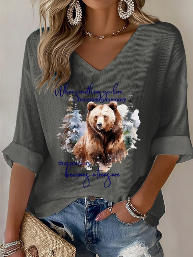 V-Neck Retro Grizzly 399 Queen Of The Tetons When Something You Love Becomes A Memory That Memory Becomes A Treasure Print T-Shirt